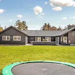 Casa de Férias Pet Friendly Home In Blavand With Sauna