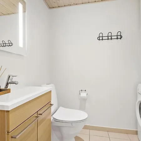 9 Bedroom Awesome In Блаванн