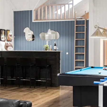 9 Bedroom Awesome In Блаванн