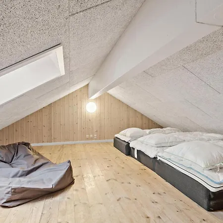 9 Bedroom Awesome In Дом отдыха Блаванн