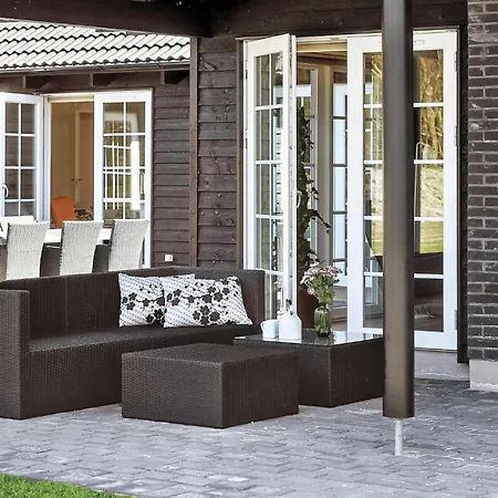 9 Bedroom Awesome In Дом отдыха