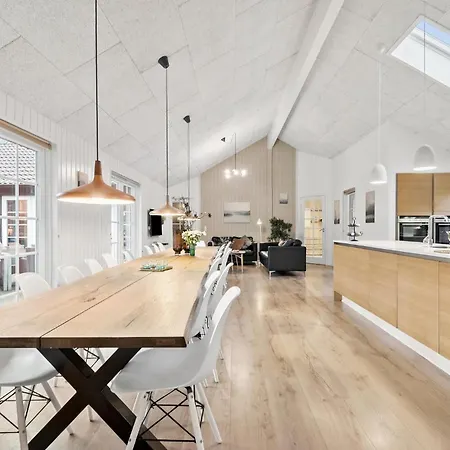 9 Bedroom Awesome In * Блаванн