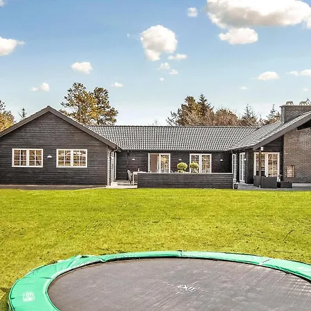 Дом отдыха 9 Bedroom Awesome In